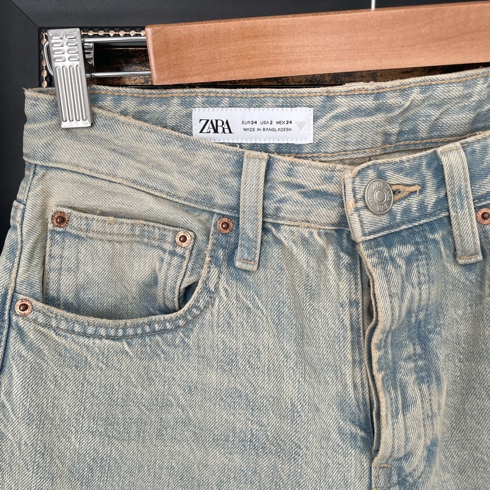 Zara Flare Yellowish Tint w/ Raw Hem Jeans - Picture 4 of 5